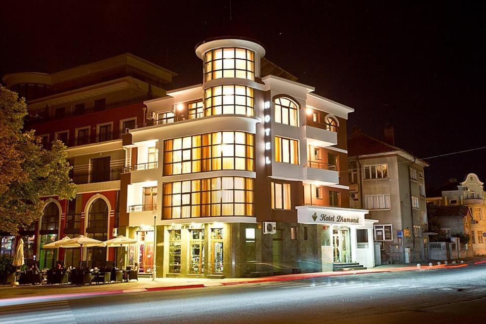 Hotel Diamond Казанлык Экстерьер фото