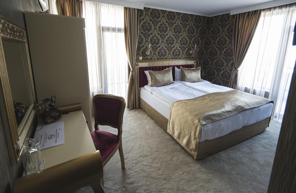 Hotel Diamond Казанлык Экстерьер фото