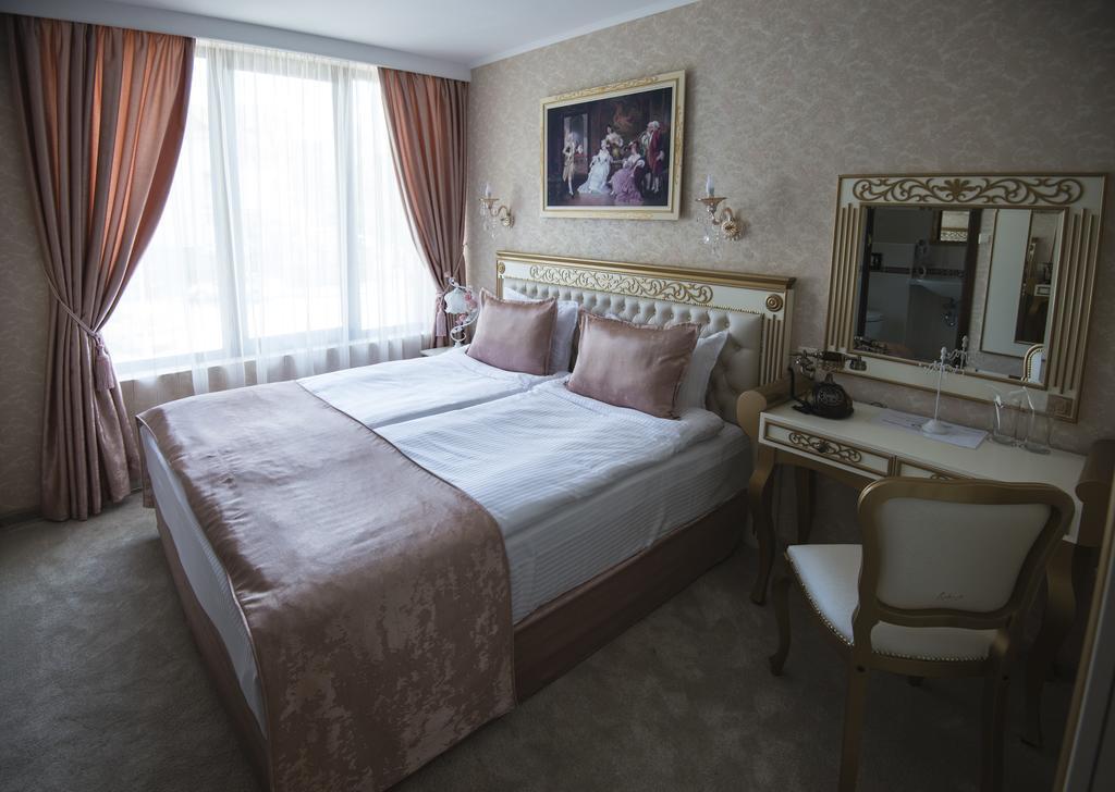 Hotel Diamond Казанлык Экстерьер фото