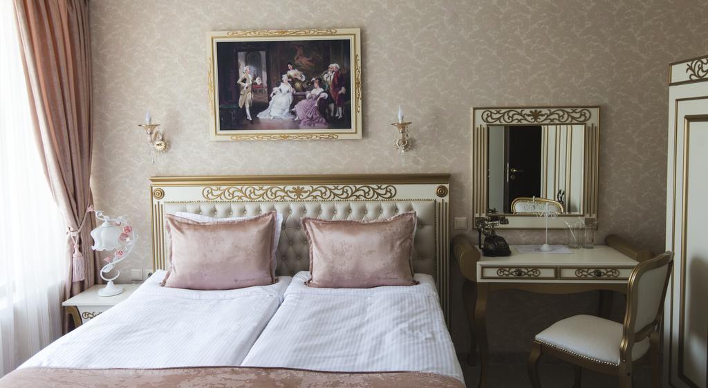 Hotel Diamond Казанлык Экстерьер фото