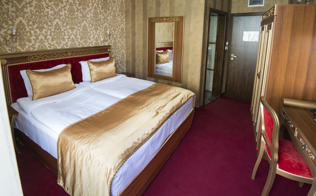 Hotel Diamond Казанлык Экстерьер фото
