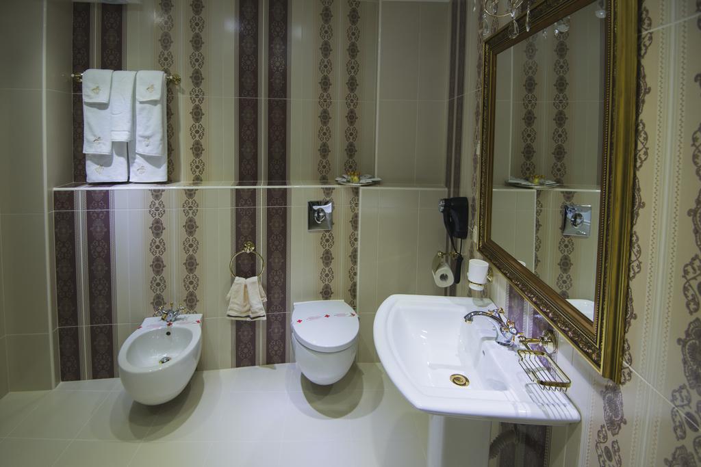 Hotel Diamond Казанлык Экстерьер фото