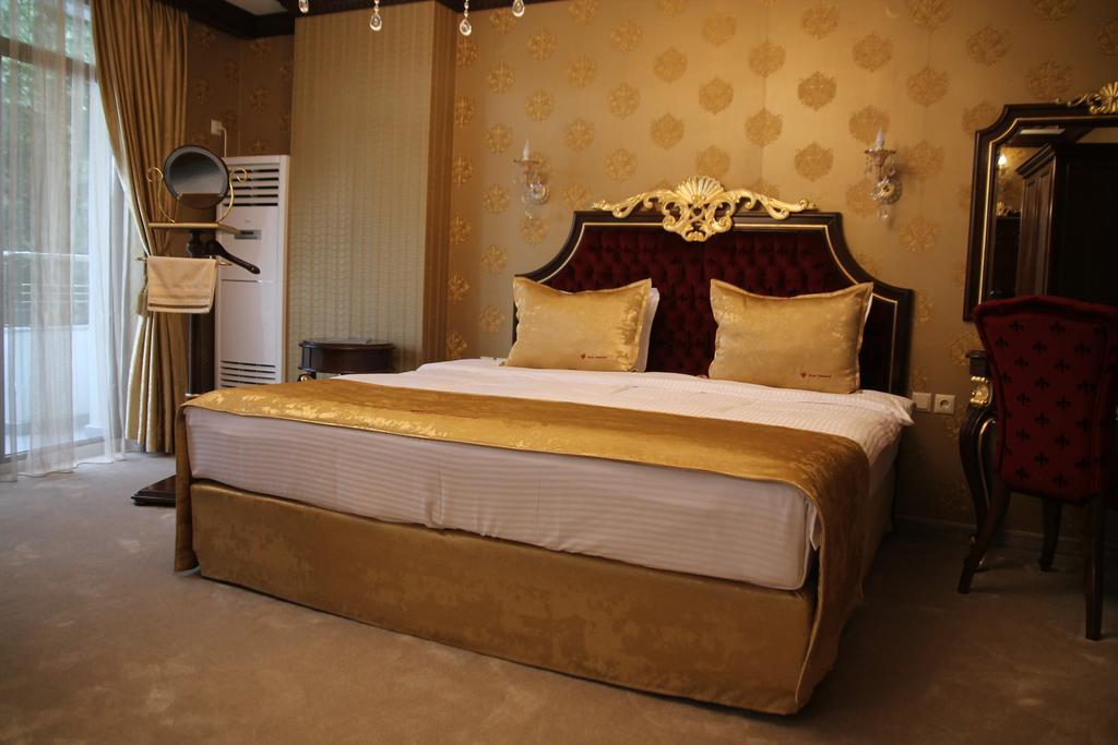 Hotel Diamond Казанлык Экстерьер фото