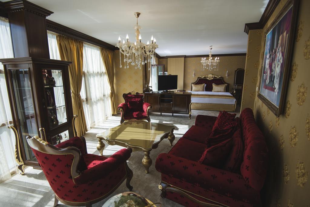Hotel Diamond Казанлык Экстерьер фото