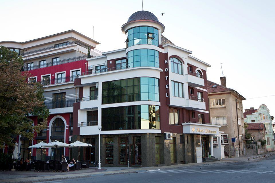 Hotel Diamond Казанлык Экстерьер фото